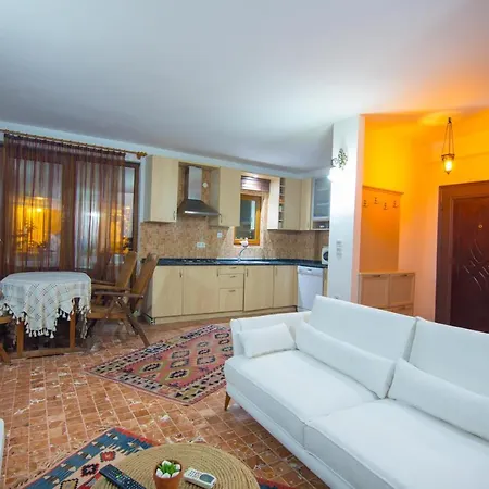 Damla Sogut Daily Weekly Vila Marmaris
