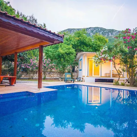 Damla Sogut Daily Weekly Willa Marmaris