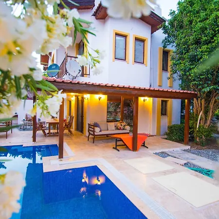 Damla Sogut Daily Weekly * Marmaris
